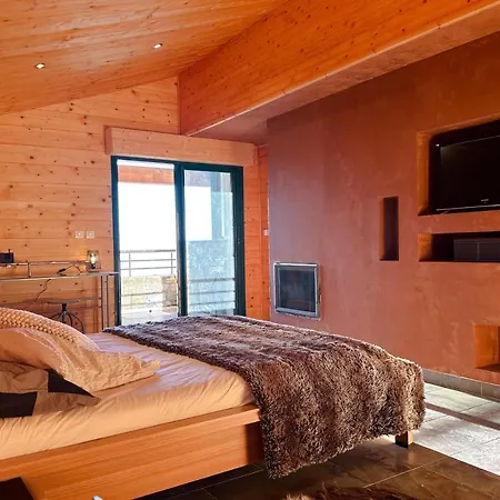 De La Coulee - De Grand Standing Avec Offrant Vue Sur La Vallee Шале Эин